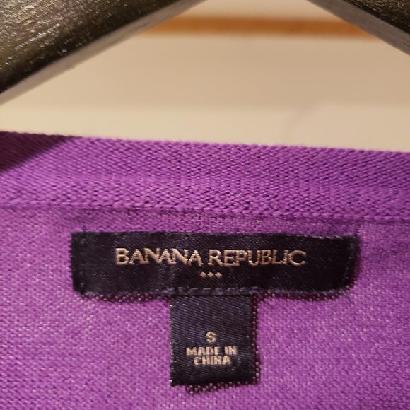 Four, different colours sweaters - Picture 5 of 12